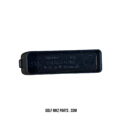 Bolt cover headliner handle